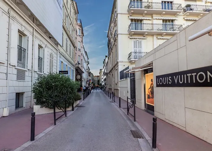 Studio Carre D\'Or Cannes