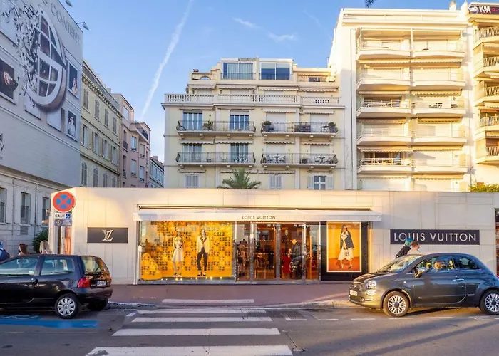 Studio Carre D\'Or Cannes